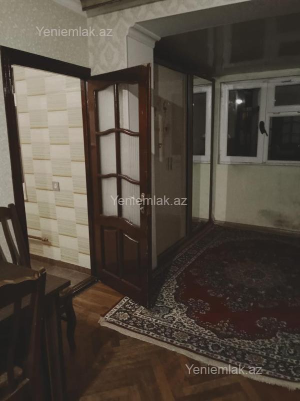 Satılır 1 otaqlı köhnə tikili 35 m²
