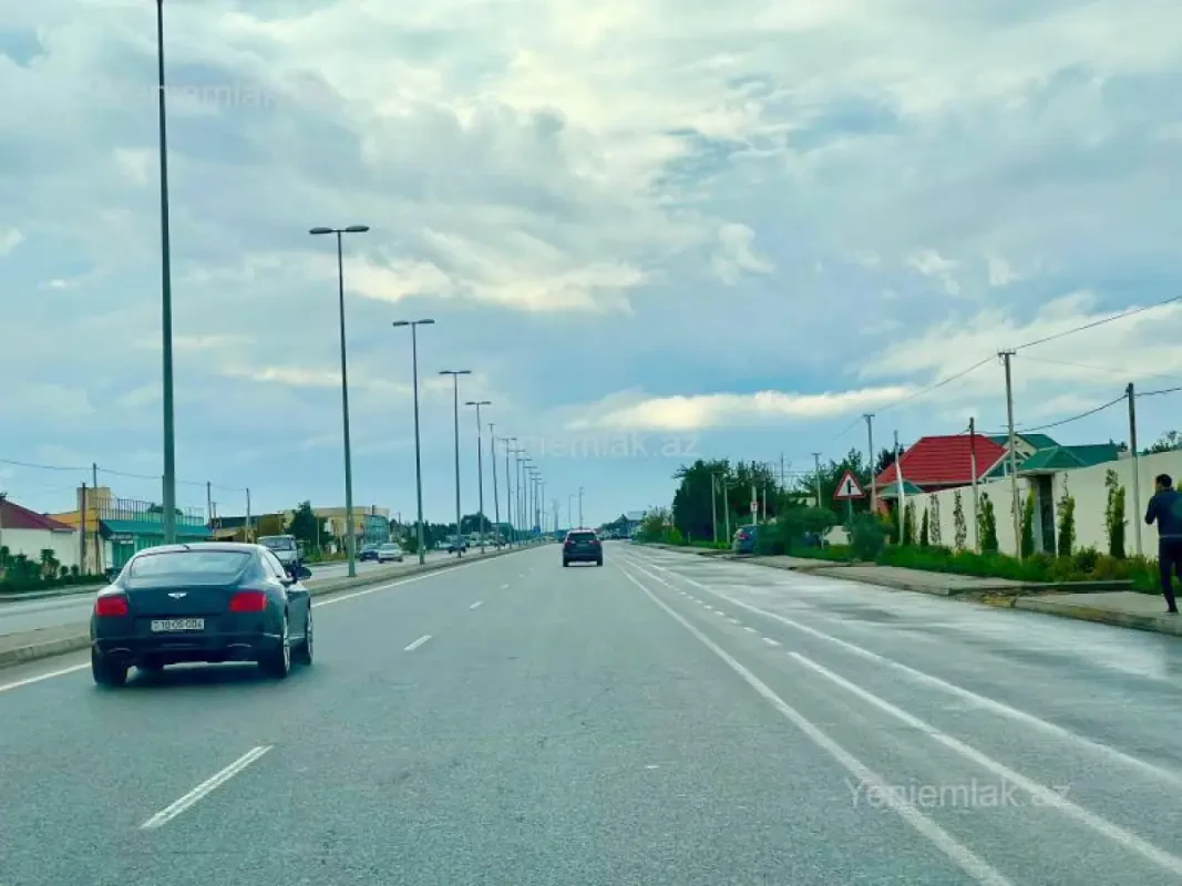 Satılır 8 otaqlı həyət evi 260 m²