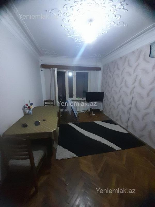 Satılır 2 otaqlı köhnə tikili 65 m²
