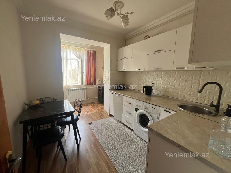 Satılır 2 otaqlı köhnə tikili 65 m²