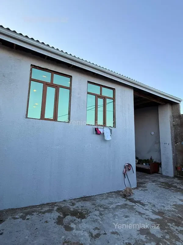 Satılır 5 otaqlı həyət evi 180 m²