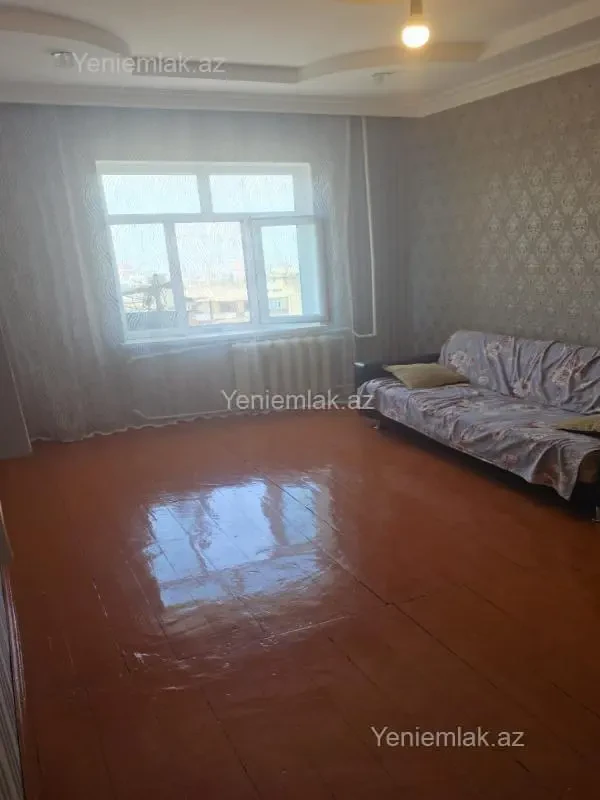 Satılır 2 otaqlı köhnə tikili 52 m²