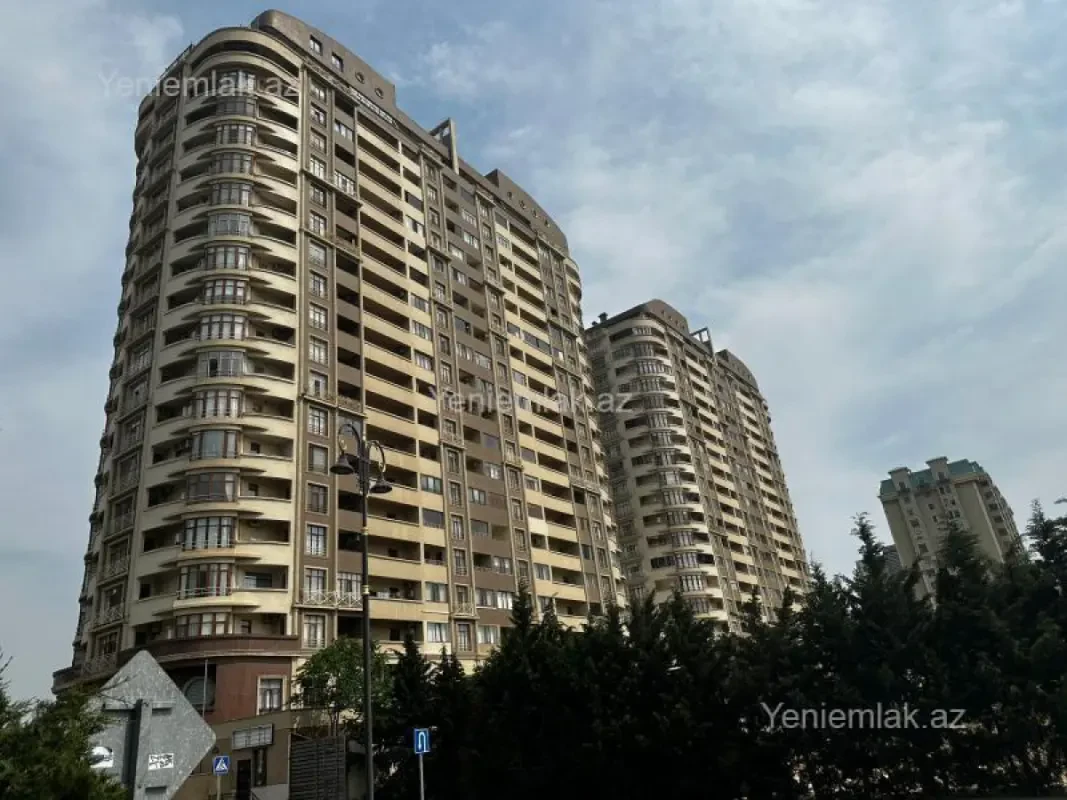 Satılır 3 otaqlı yeni tikili 161 m²
