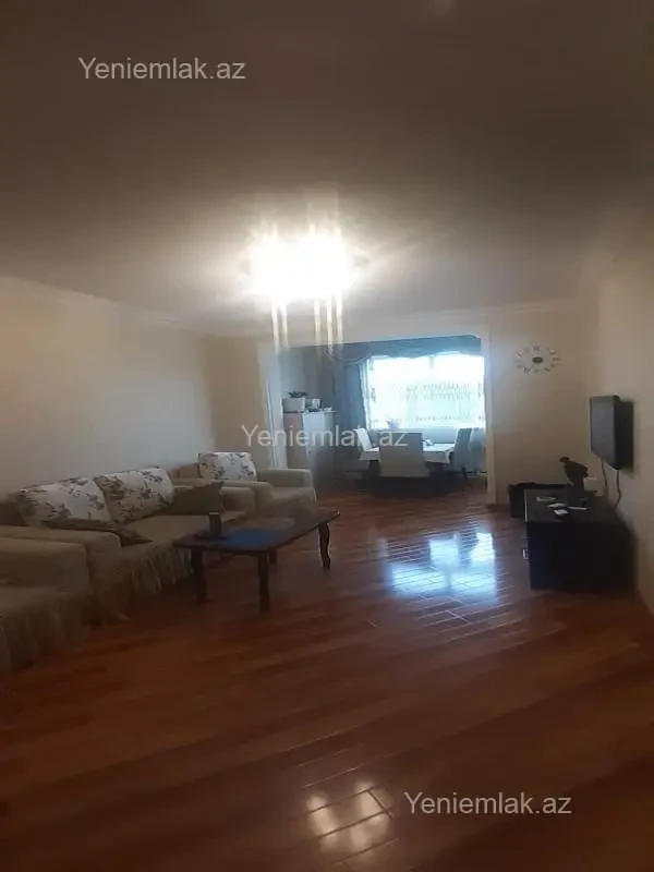 Satılır 3 otaqlı köhnə tikili 70 m²