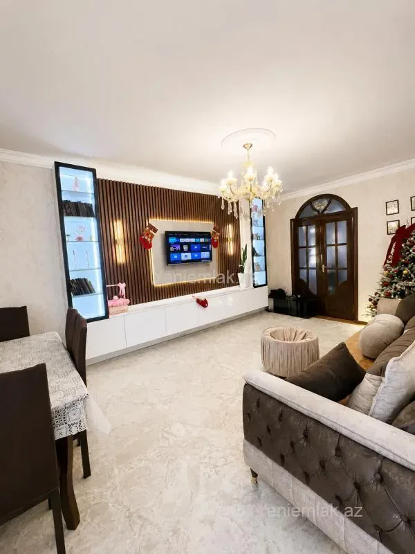 Satılır 3 otaqlı köhnə tikili 90 m²