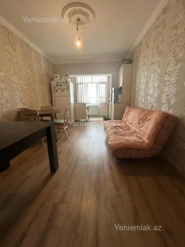 Satılır 3 otaqlı köhnə tikili 65 m²
