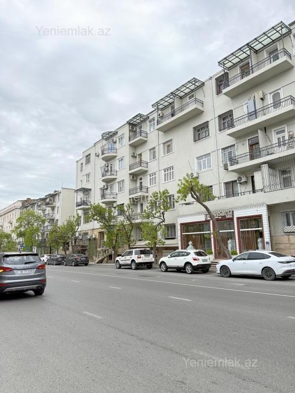 Satılır 2 otaqlı köhnə tikili 50 m²