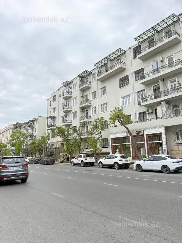 Satılır 2 otaqlı köhnə tikili 50 m²