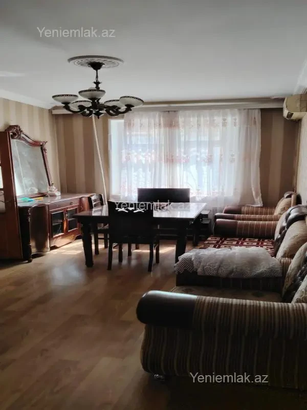 Satılır 2 otaqlı köhnə tikili 60 m²