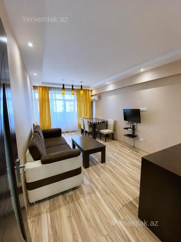 Satılır 2 otaqlı köhnə tikili 70 m²