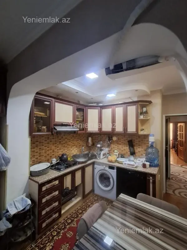 Satılır 3 otaqlı köhnə tikili 85 m²