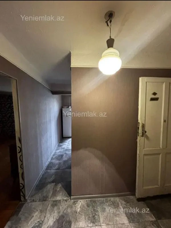 Satılır 3 otaqlı köhnə tikili 80 m²