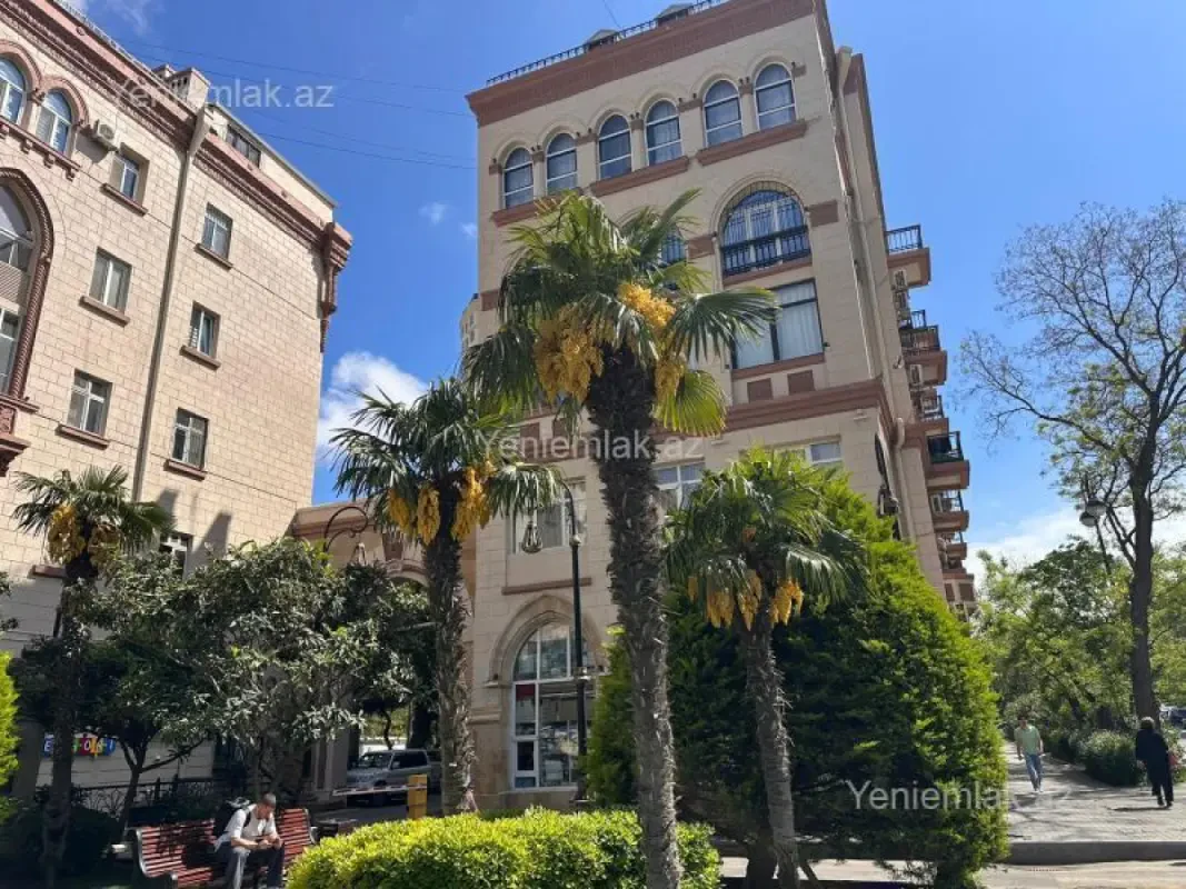 Satılır 3 otaqlı köhnə tikili 90 m²