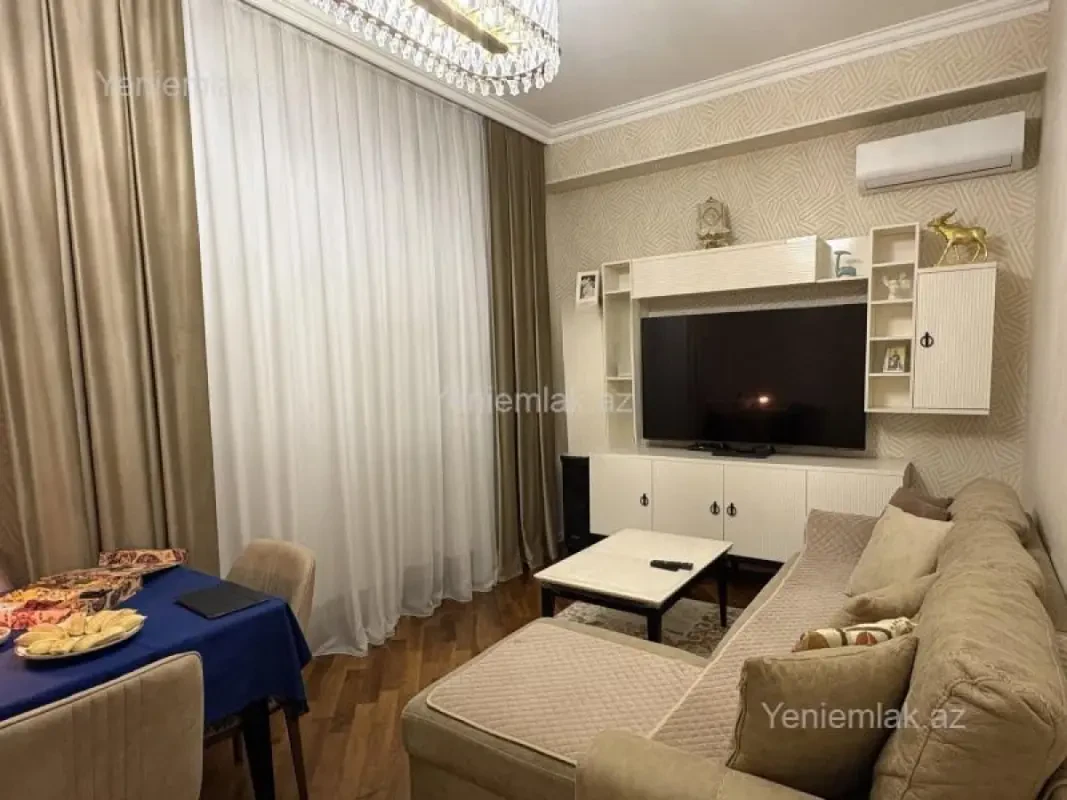 Satılır 3 otaqlı yeni tikili 85 m²