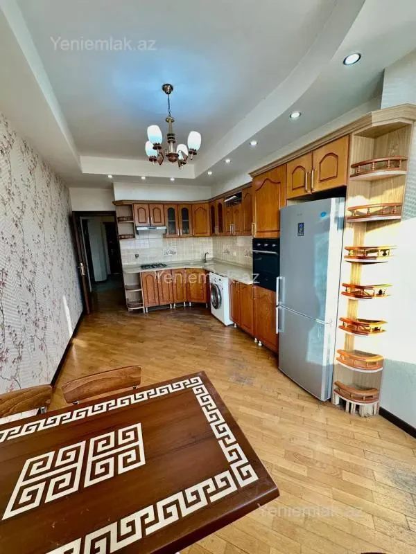 Satılır 3 otaqlı yeni tikili 110 m²