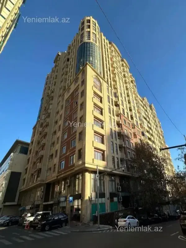 Satılır 4 otaqlı yeni tikili 220 m²