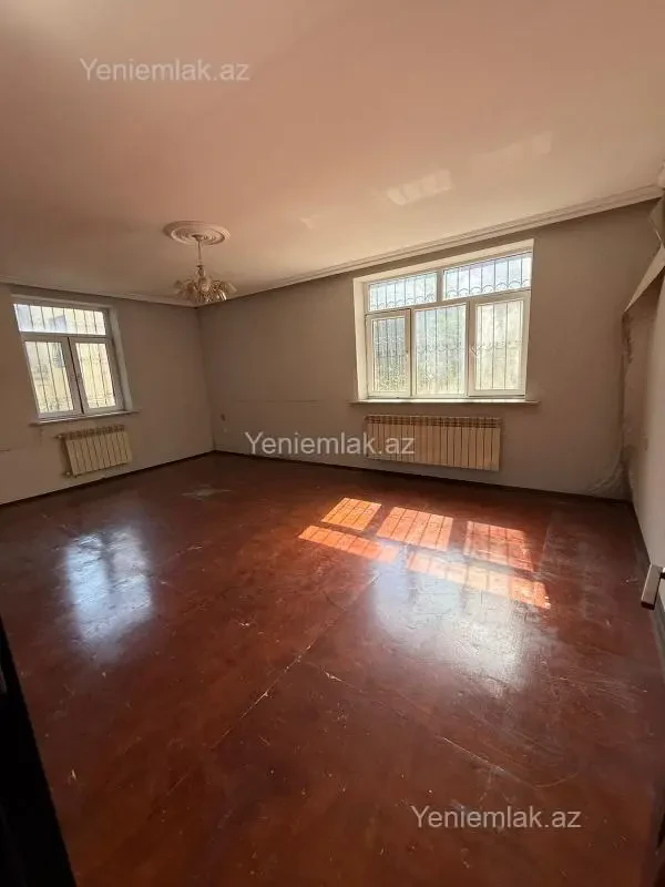 Satılır 3 otaqlı köhnə tikili 88 m²