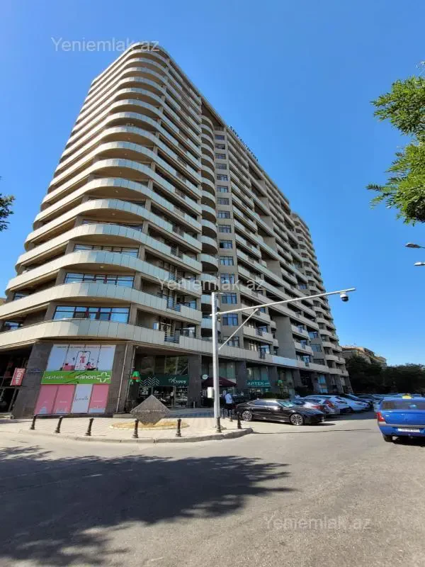 Satılır 4 otaqlı yeni tikili 196 m²
