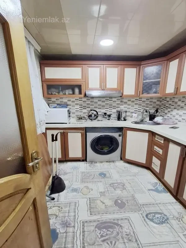 Satılır 3 otaqlı köhnə tikili 70 m²