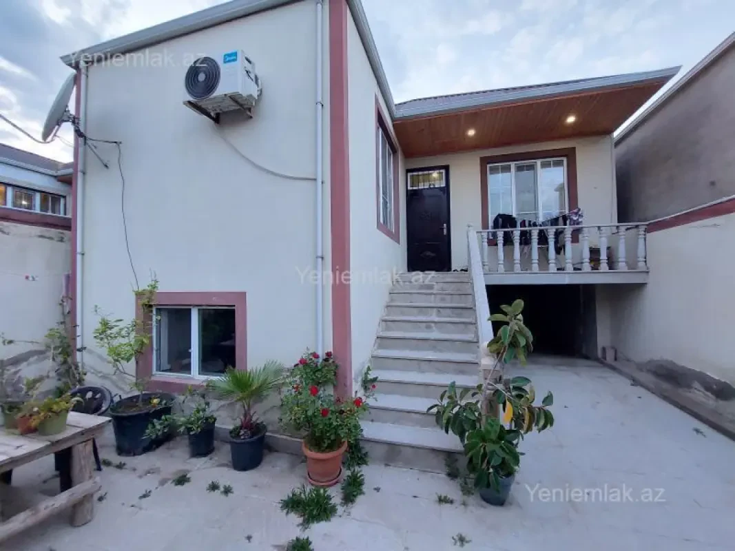 Satılır 3 otaqlı həyət evi 100 m²