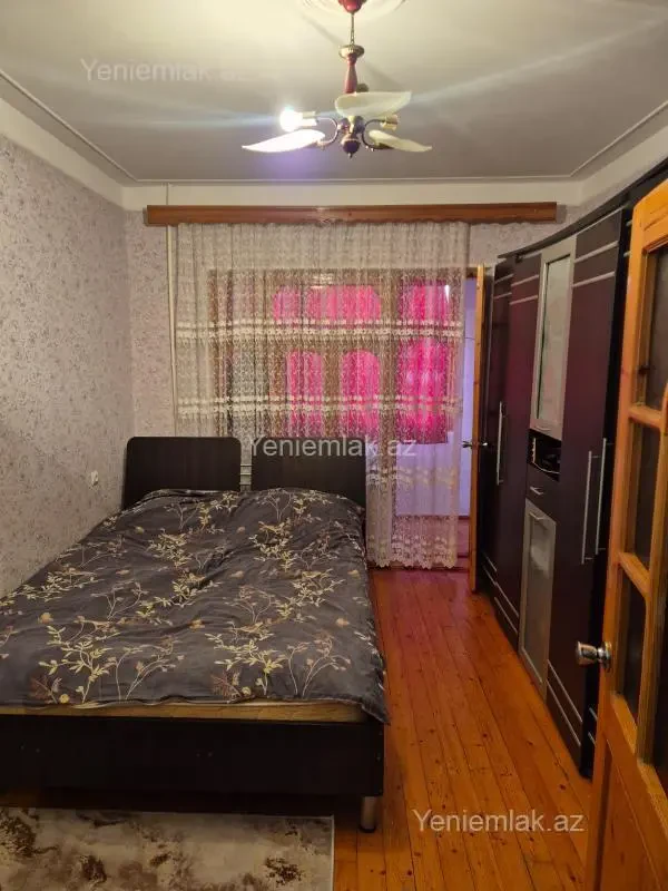 Satılır 2 otaqlı köhnə tikili 60 m²