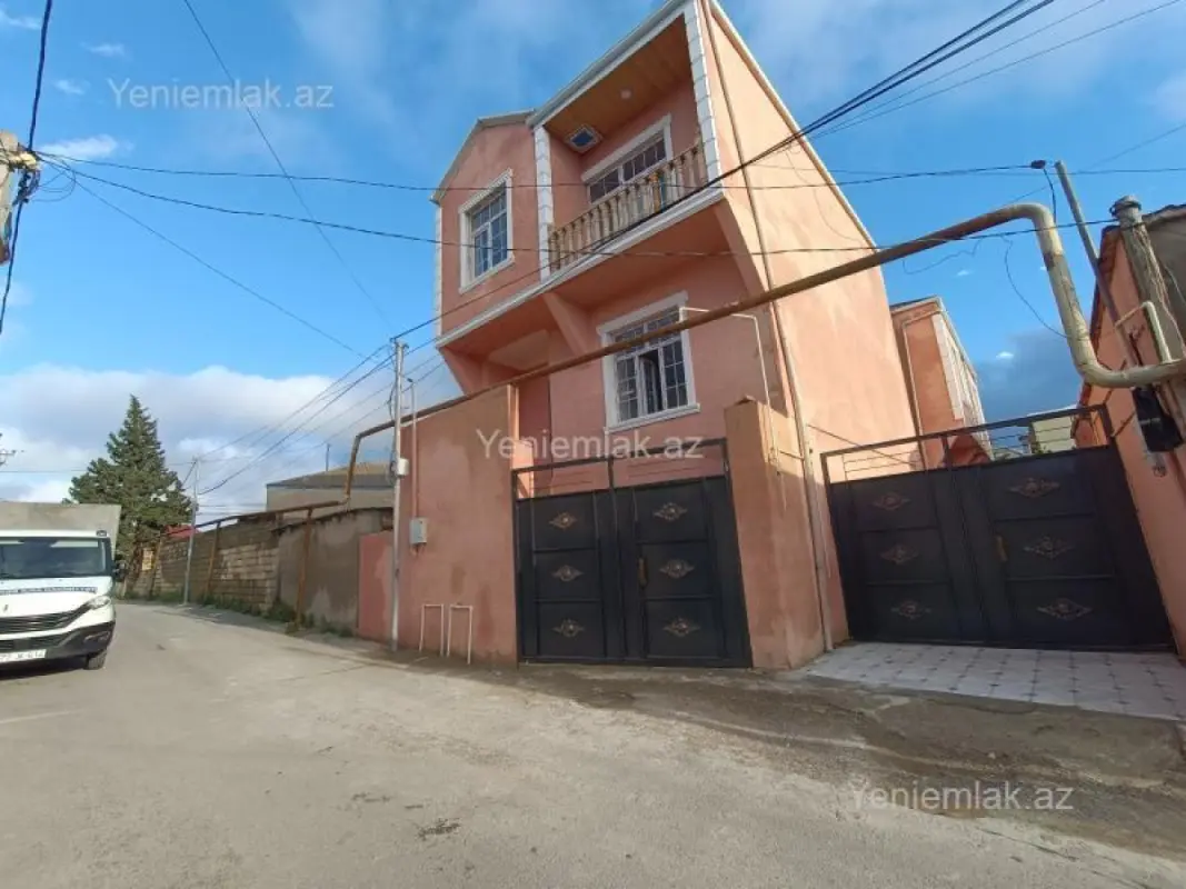 Satılır 5 otaqlı həyət evi 134 m²