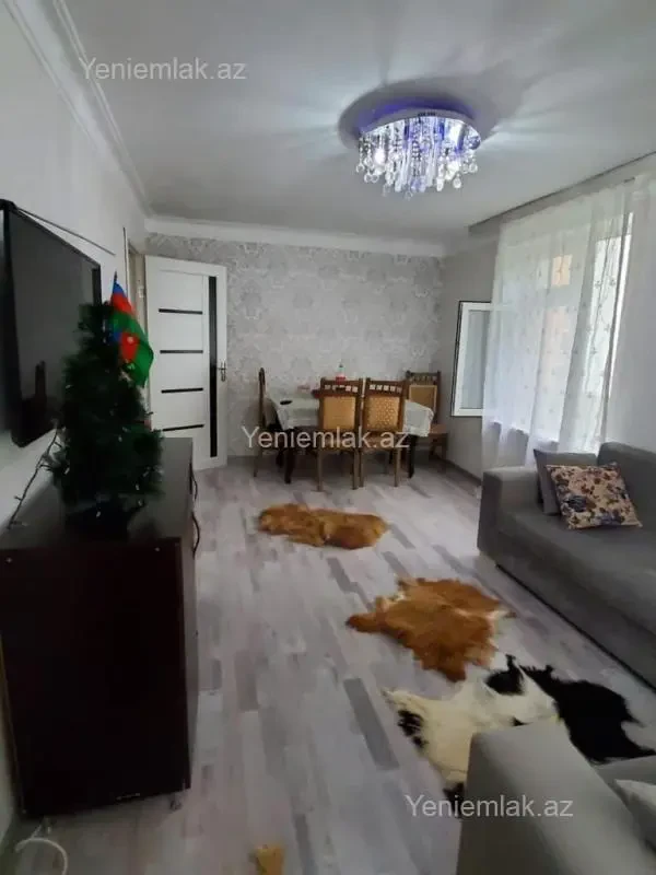 Satılır 1 otaqlı köhnə tikili 35 m²