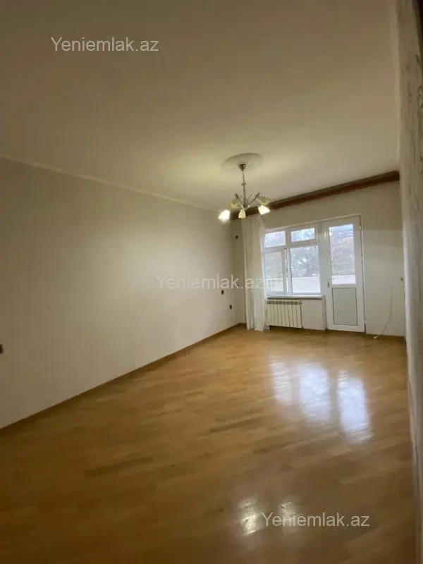 Satılır 3 otaqlı köhnə tikili 90 m²