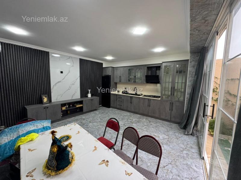 Satılır 5 otaqlı həyət evi 185 m²