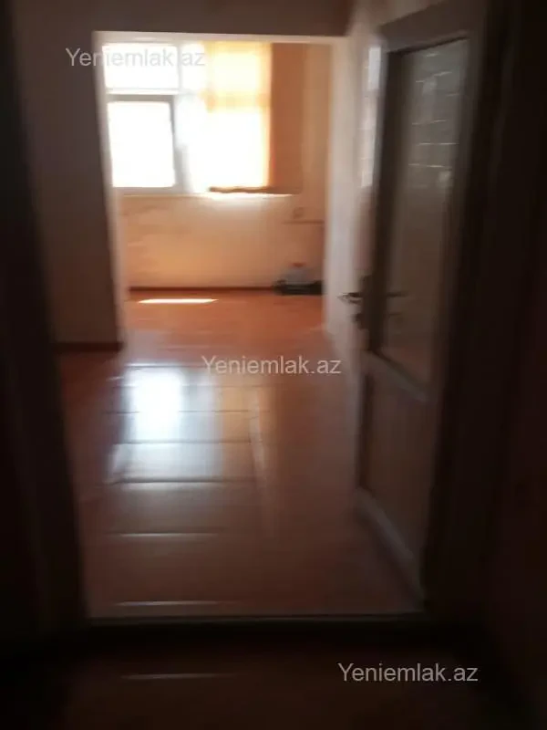 Satılır 2 otaqlı köhnə tikili 55 m²
