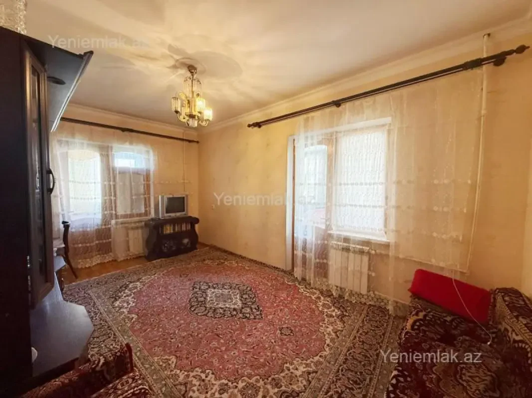 Satılır 2 otaqlı köhnə tikili 55 m²