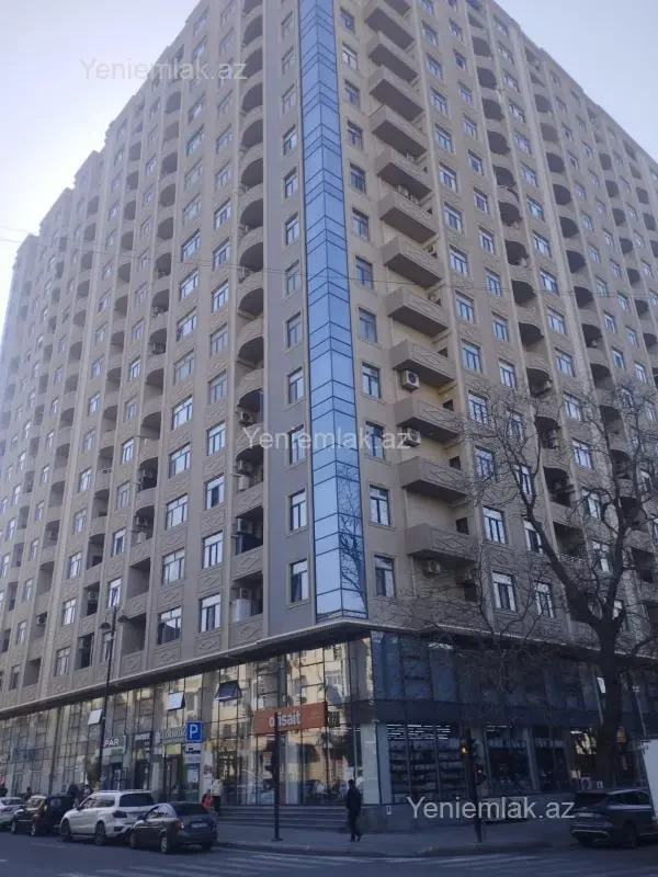 Satılır 3 otaqlı yeni tikili 132 m²