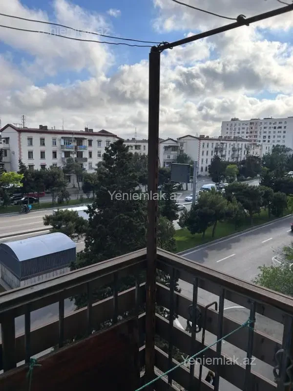 Satılır 3 otaqlı köhnə tikili 80 m²