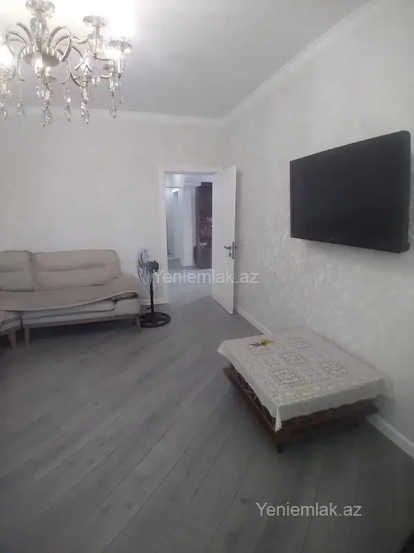 Satılır 7 otaqlı həyət evi 240 m²