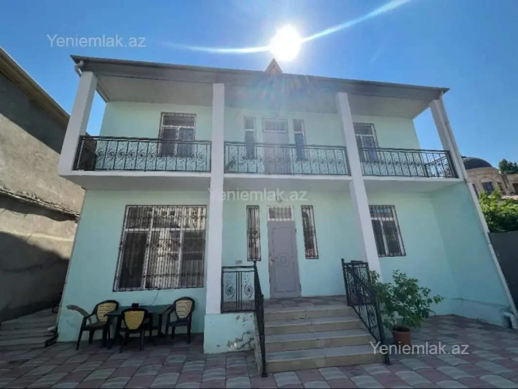 Satılır 5 otaqlı həyət evi 190 m²