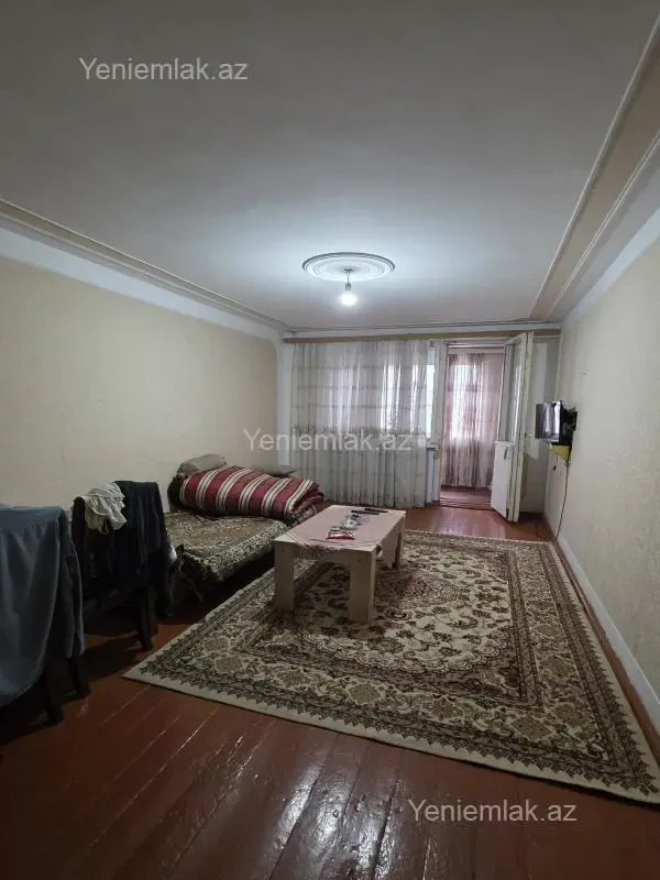 Satılır 2 otaqlı köhnə tikili 60 m²