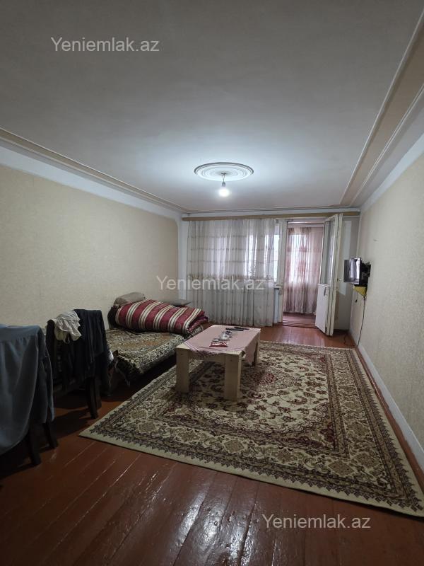 Satılır 2 otaqlı köhnə tikili 60 m²