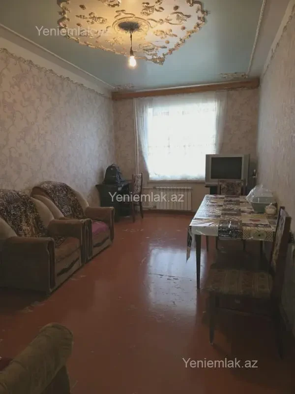 Satılır 2 otaqlı köhnə tikili 55 m²