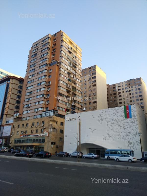 Satılır 4 otaqlı yeni tikili 187 m²
