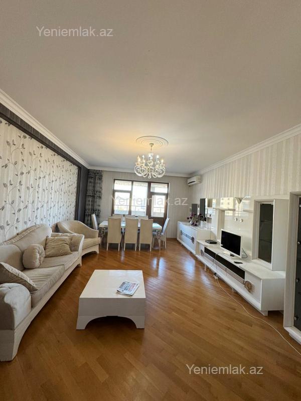 Satılır 4 otaqlı yeni tikili 182 m²