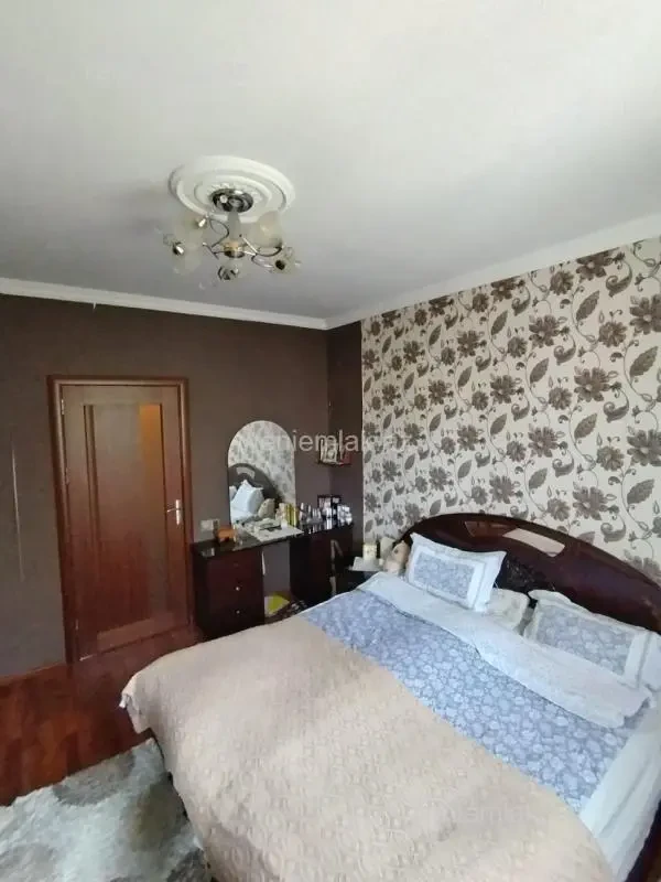 Satılır 3 otaqlı köhnə tikili 63 m²