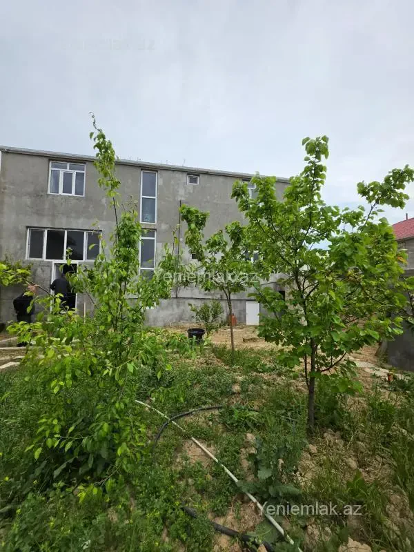 Satılır 6 otaqlı həyət evi 170 m²