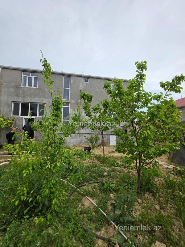 Satılır 6 otaqlı həyət evi 170 m²