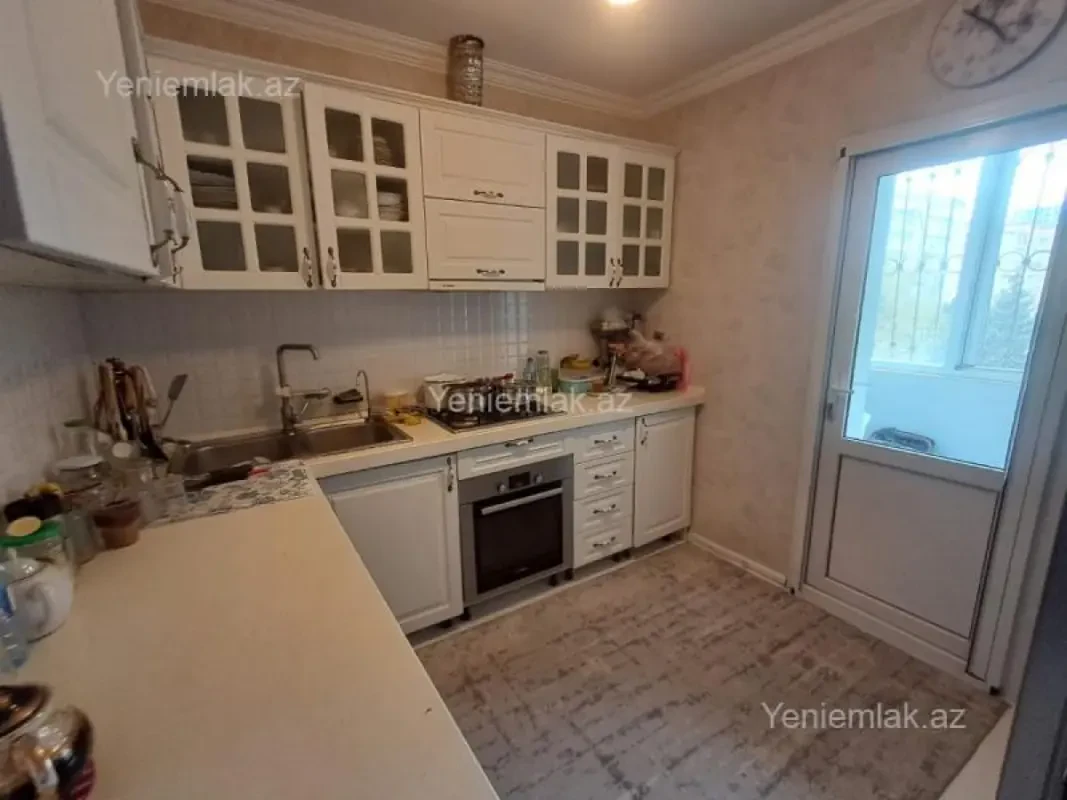 Satılır 5 otaqlı köhnə tikili 115 m²