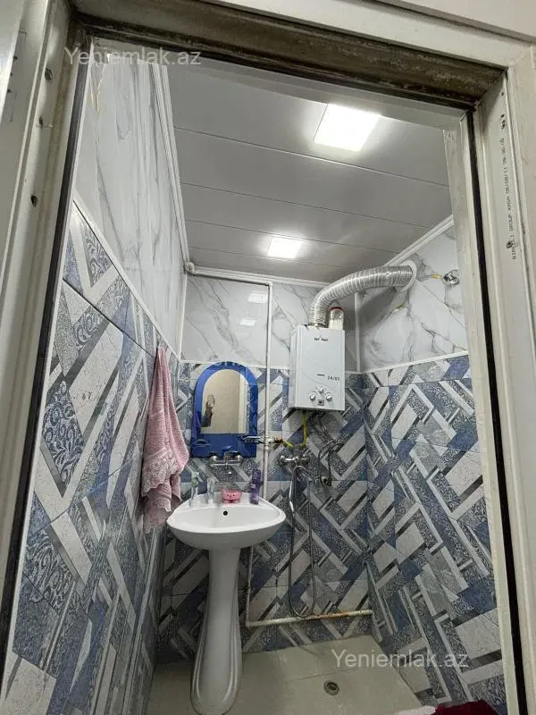 Satılır 2 otaqlı köhnə tikili 65 m²