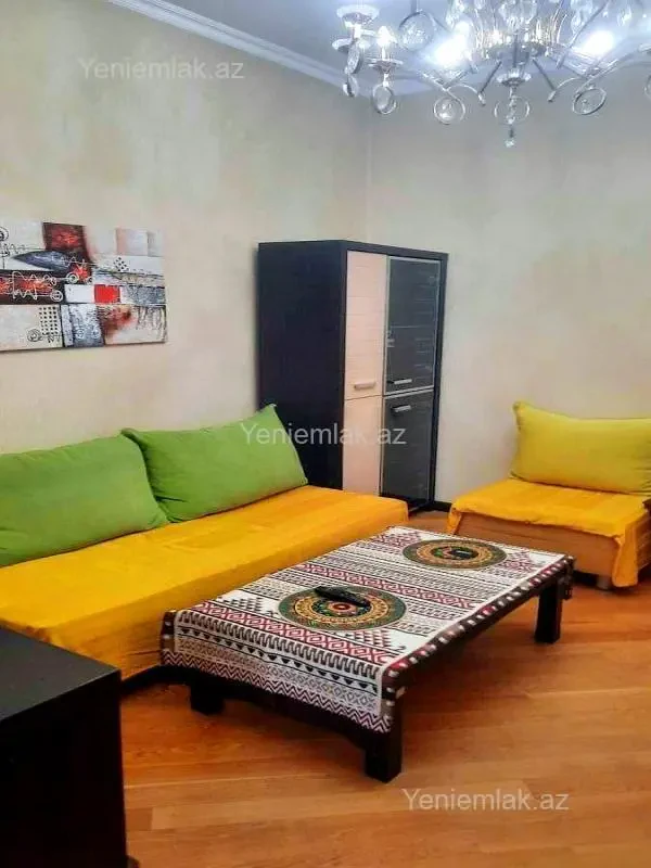 Satılır 3 otaqlı köhnə tikili 95.5 m²