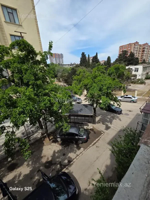 Satılır 2 otaqlı köhnə tikili 55 m²