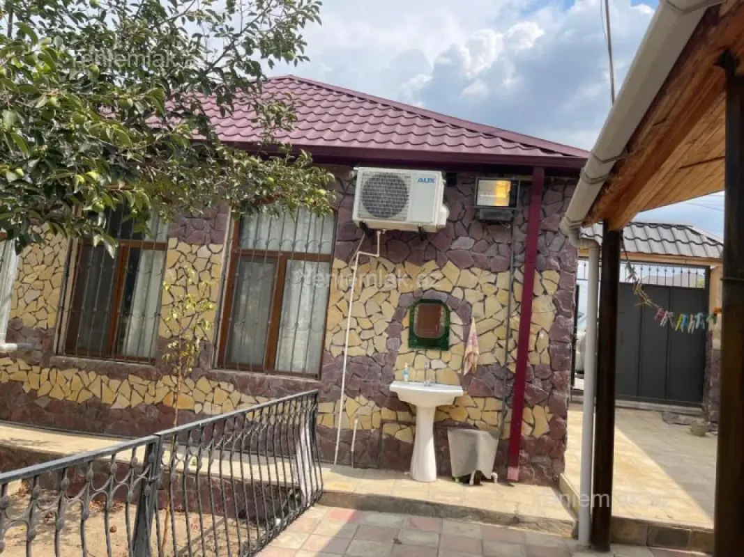 Satılır 3 otaqlı həyət evi 70 m²