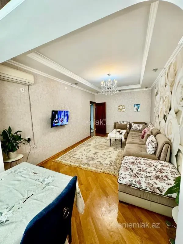 Satılır 3 otaqlı köhnə tikili 85 m²