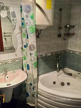 Satılır 4 otaqlı köhnə tikili 98 m² — Bakı, Nizami 4 otaq 98.00 m²